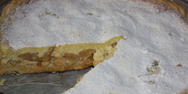 Рецепт грушевого тарта с заварным кремом и абрикосовыми косточками