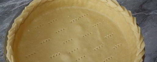 Шаг 3: грушевого тарта с заварным кремом и абрикосовыми косточками