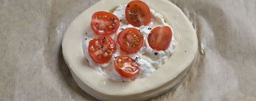 Шаг 7: мини тарты с фетой и черри