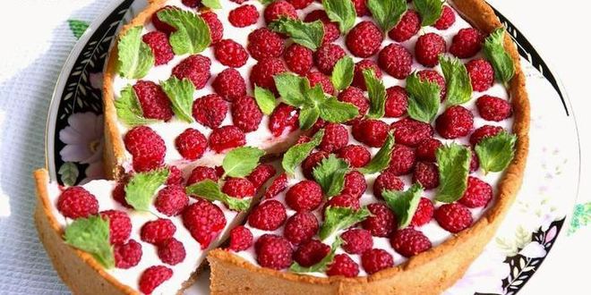 Рецепт шоколадна-творожного тарт-суфле с малиной