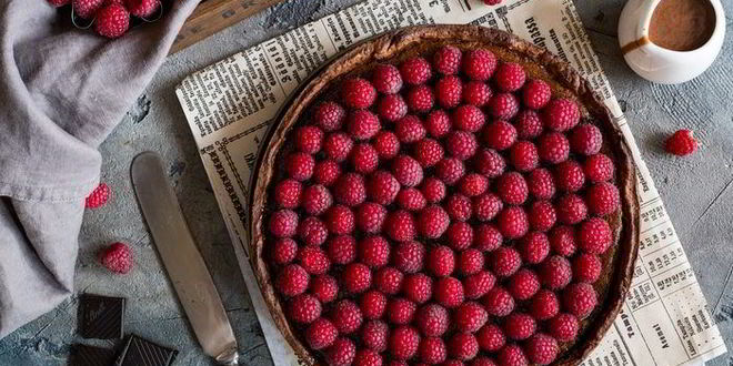 Рецепт шоколадного тарта с малиной