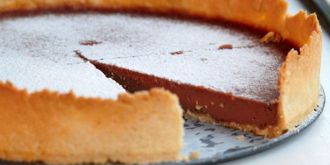 Рецепт шоколадного тарта со сливкми