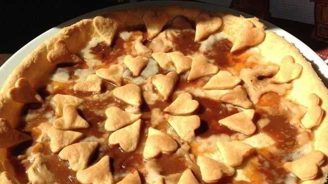 Рецепт Тарта из творожного теста с карамельками