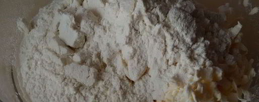 Шаг 3: тарта с черникой и нежным кремом в мультиварке