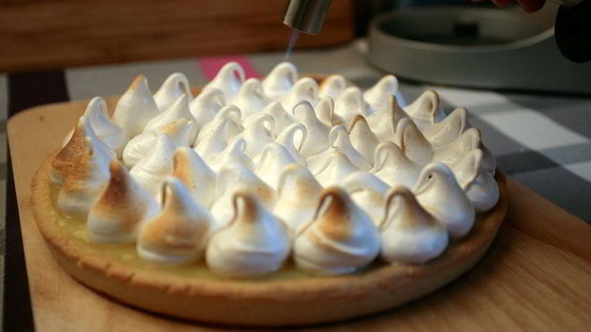 Рецепт Тарта с лимонной начинкой и белковым кремом