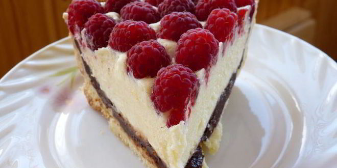 Рецепт тарта с малиной, заварным кремом и шоколадной прослойкой