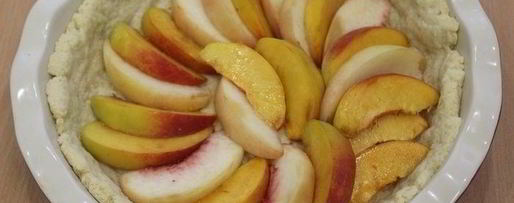 Шаг 2: тарта с персиками и сыром бри