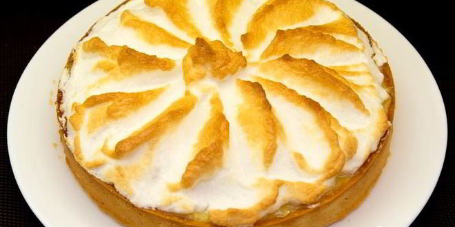Рецепт тарта с ванильной грушей и заварным кремом под шапочкой из мереги
