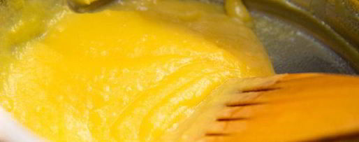 Шаг 4: тарта с ванильной грушей и заварным кремом под шапочкой из мереги