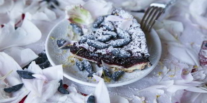 Рецепт тарта с жимолостью