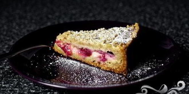 Рецепт тарта со сливами и лесными орехами