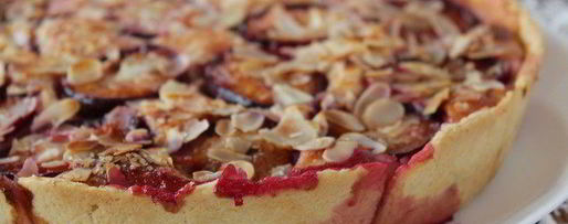 Шаг 5: тарта со сливами, рикоттой и миндалем