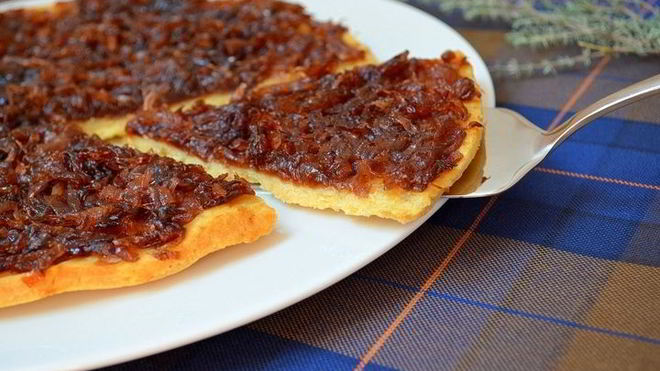 Рецепт Тарта татен с карамелизованным луком