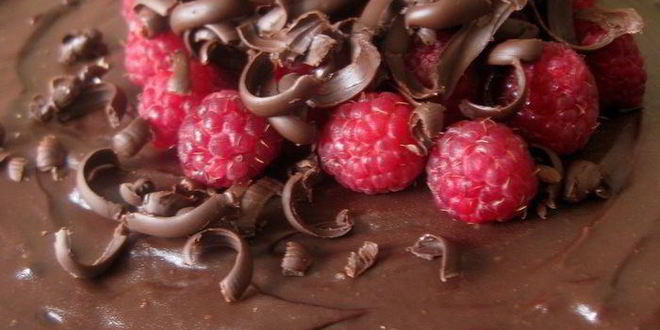 Рецепт трюфельного тарта с малиной