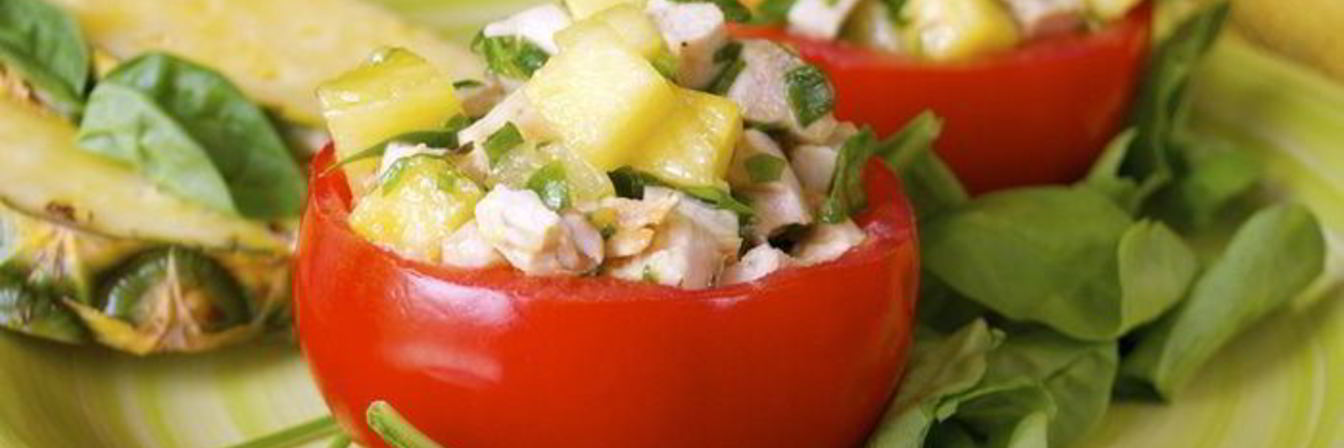 Рецепт Томатов, фаршированных гавайским куриным салатом