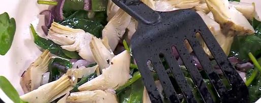 Шаг 4: артишоков со шпинатом на тостах