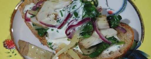 Шаг 9: артишоков со шпинатом на тостах