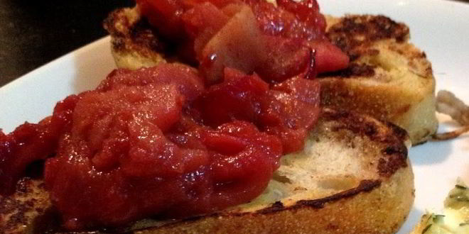 Рецепт французских тостов с яблоками и сливами