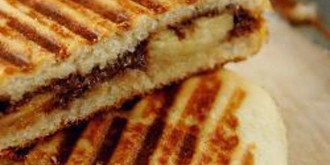 Рецепт горячих тостов с бананом и шоколадом