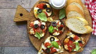 Рецепт Хрустящих греческих тостов с овощами