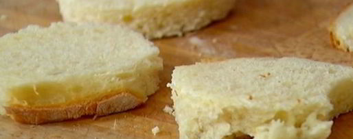 Шаг 3: хрустящих тостов с яйцом пашот под лимонным соусом