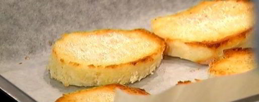 Шаг 5: хрустящих тостов с яйцом пашот под лимонным соусом