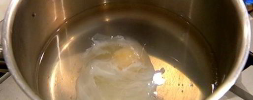 Шаг 6: хрустящих тостов с яйцом пашот под лимонным соусом