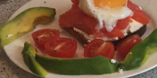 Рецепт тоста с семгой и яйцом-пашот