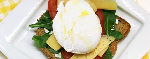 Шаг 2: тоста с яйцом пашот