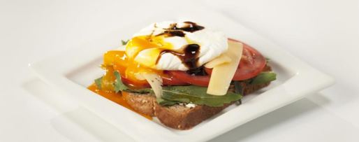 Шаг 3: тоста с яйцом пашот