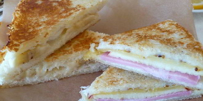 Рецепт тостов на завтрак с двумя начинками