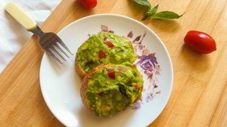 Рецепт Тостов с авокадо и помидором