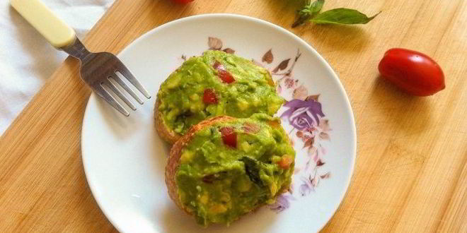 Рецепт тостов с авокадо и помидором