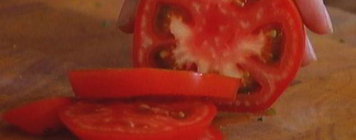 Шаг 2: тостов с беконом, помидорами, цукини и сыром