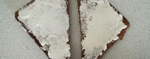 Шаг 1: тостов с каймаком и авокадо