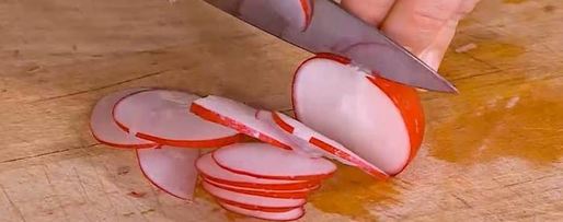 Шаг 6: тостов с куриной печенью, редиской и яйцом