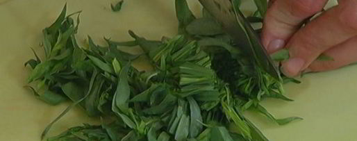 Шаг 1: тостов с сельдью, яйцом и тархунным майонезом