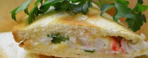 Шаг 3: тостов с сыром и крабовыми палочками