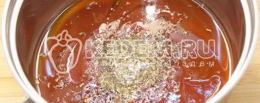 Шаг 2: тостов с томатным соусом и сыром