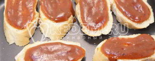 Шаг 5: тостов с томатным соусом и сыром