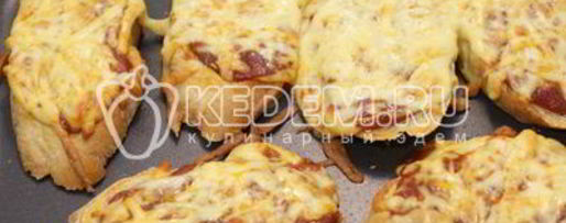 Шаг 7: тостов с томатным соусом и сыром