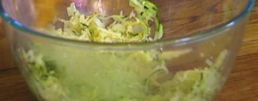 Шаг 4: тостов с цукини, сыром и луком