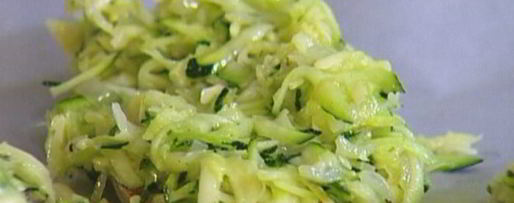 Шаг 7: тостов с цукини, сыром и луком