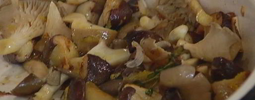 Шаг 3: жареных грибов на тостах