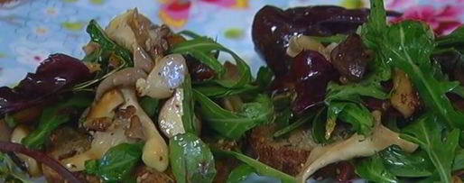 Шаг 6: жареных грибов на тостах