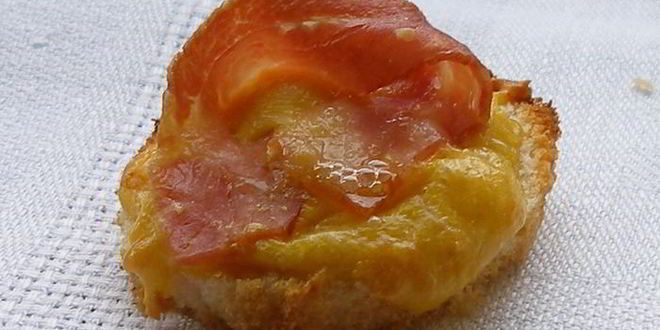 Рецепт золотистого сырного тоста