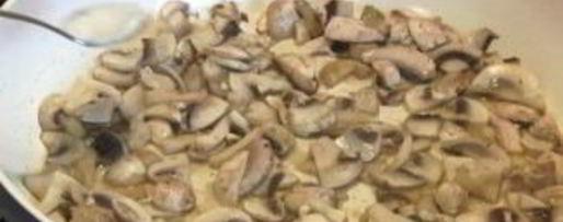 Шаг 2: простой яичницы с грибами