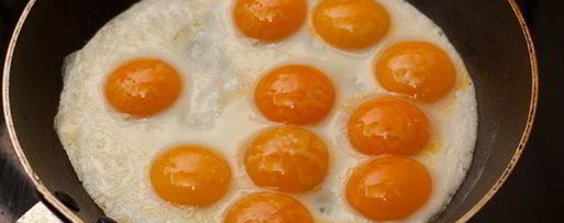 Шаг 2: яичницы-глазуньи из перепелиных яиц