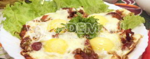 Шаг 5: яичницы глазунья с помидорами и халапеньо