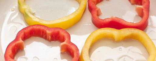 Шаг 2: яичницы глазунья в перце